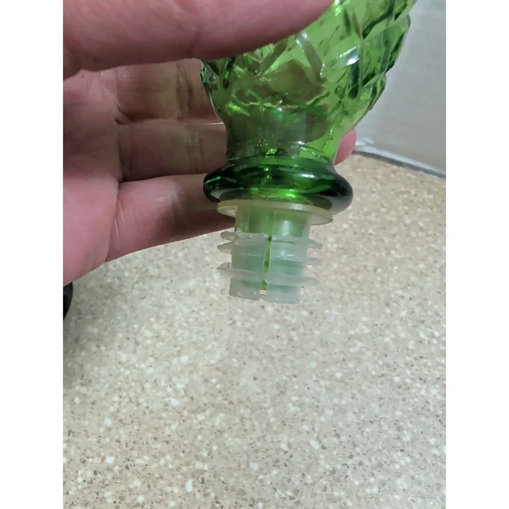 Vintage Green Glass Decanter Diamond Pattern Made in Taiwan 9